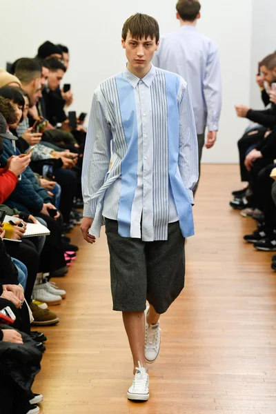 Look 40